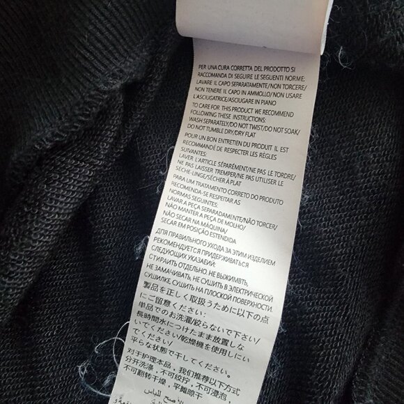 Gucci black sweatshirt with interlocking GG logo in aqua on front, size Large - Picture 9 of 9